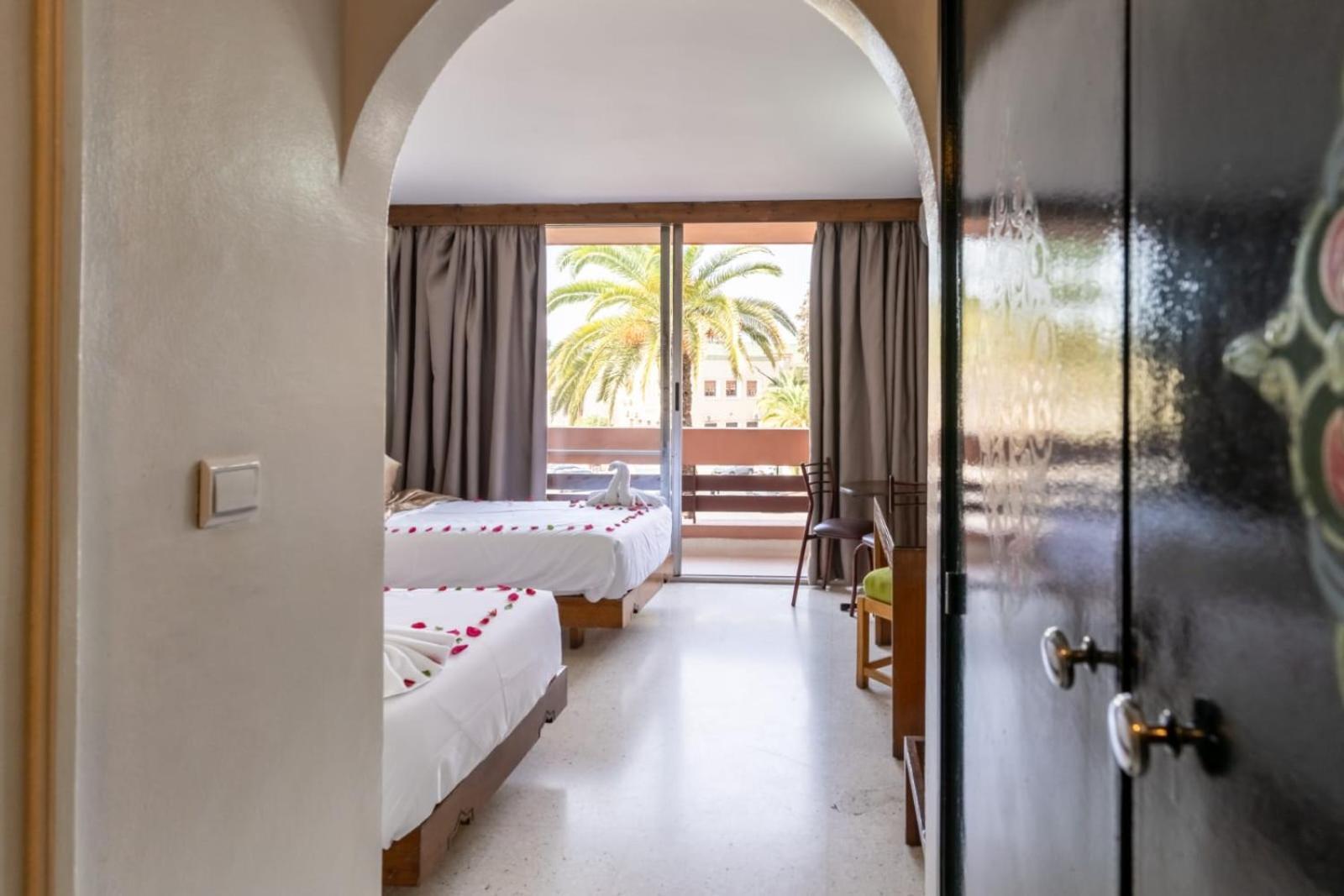 Hotel Le Grand Imilchil Marrakesh Bagian luar foto