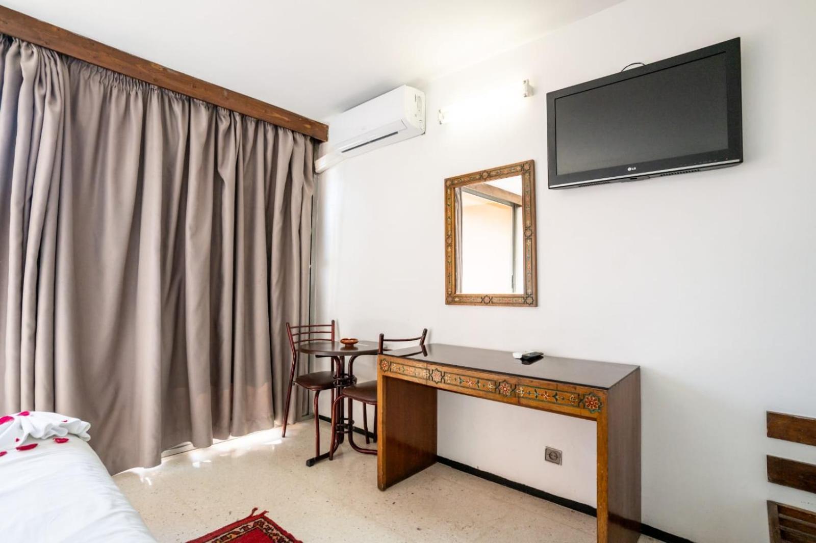 Hotel Le Grand Imilchil Marrakesh Bagian luar foto