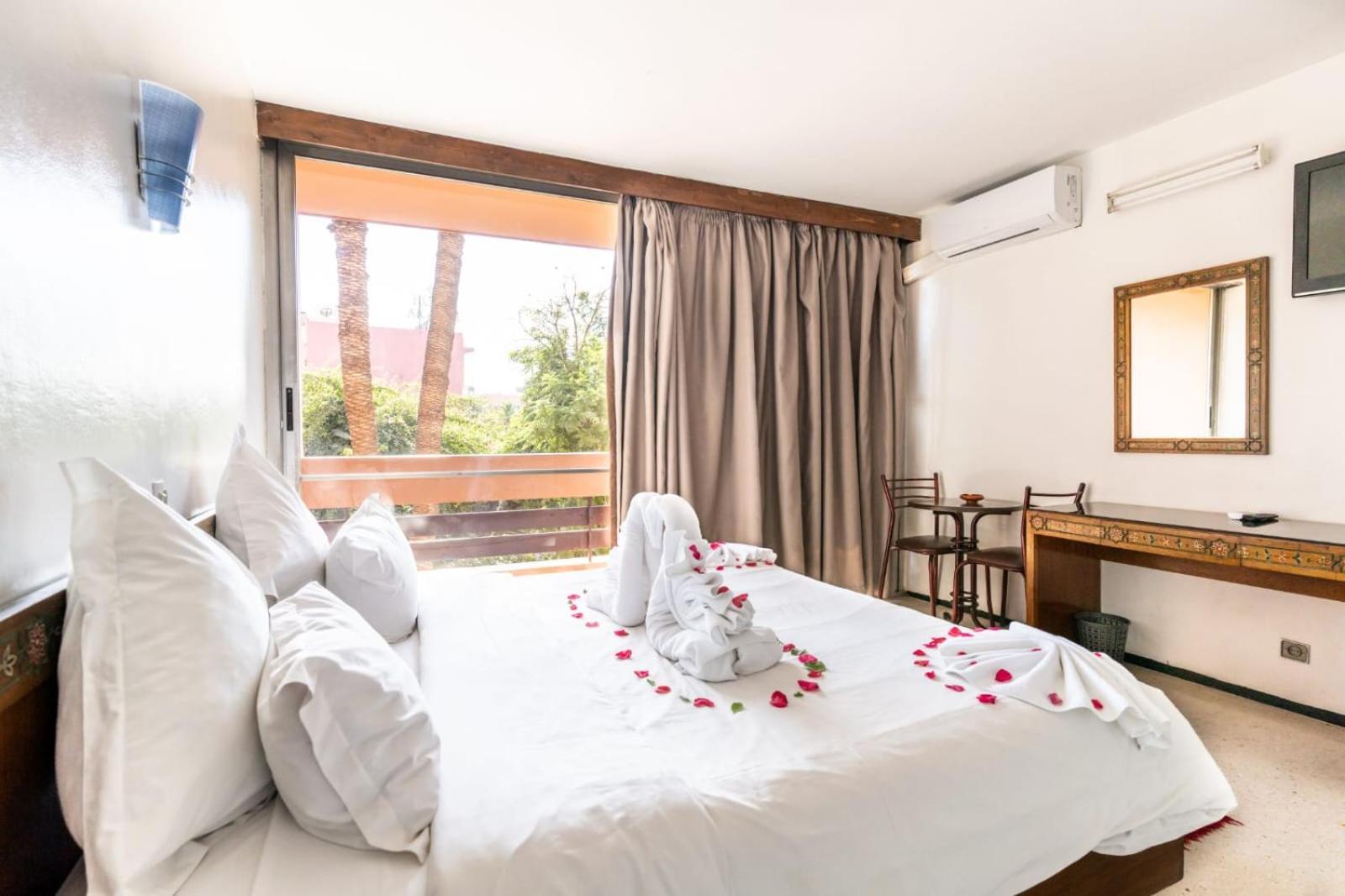 Hotel Le Grand Imilchil Marrakesh Bagian luar foto
