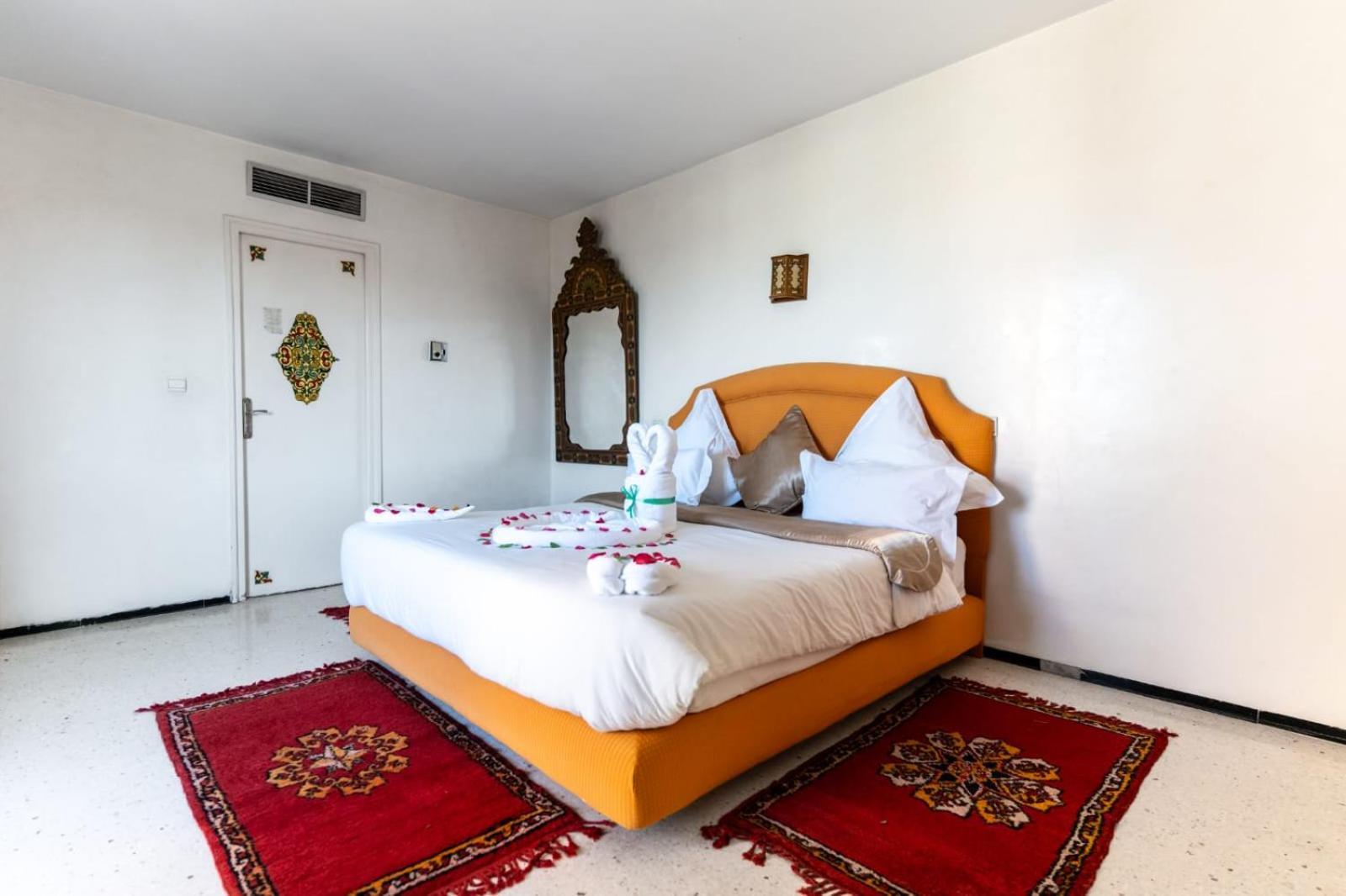 Hotel Le Grand Imilchil Marrakesh Bagian luar foto