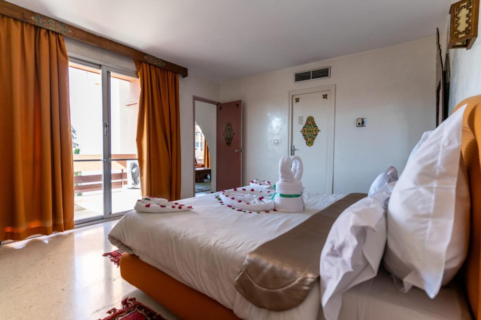 Hotel Le Grand Imilchil Marrakesh Bagian luar foto