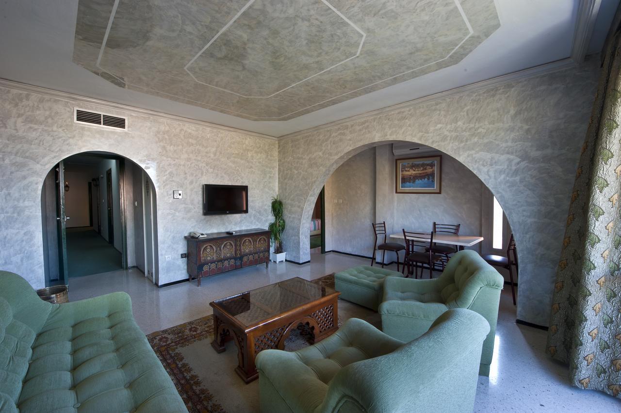 Hotel Le Grand Imilchil Marrakesh Bagian luar foto
