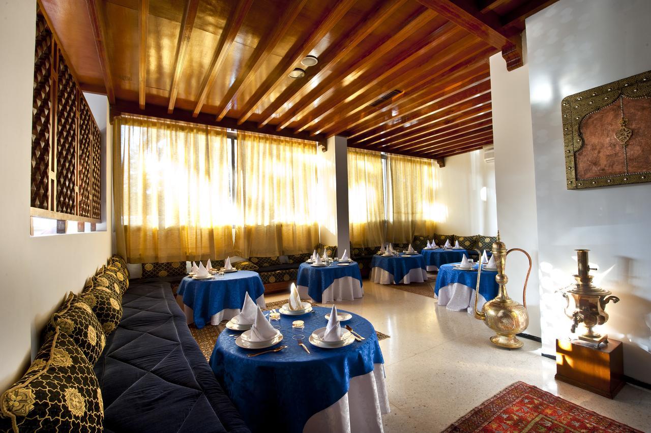 Hotel Le Grand Imilchil Marrakesh Bagian luar foto